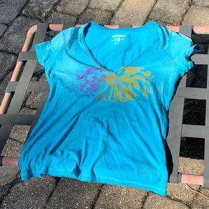 TRUE RELIGION SHORT SLEEVE V-NECK T-SHIRT, SIZE MEDIUM